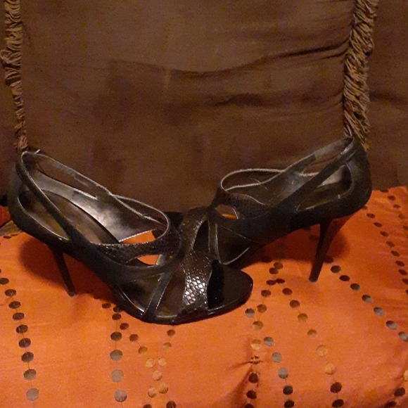 Shoes - Picture 3 of 7